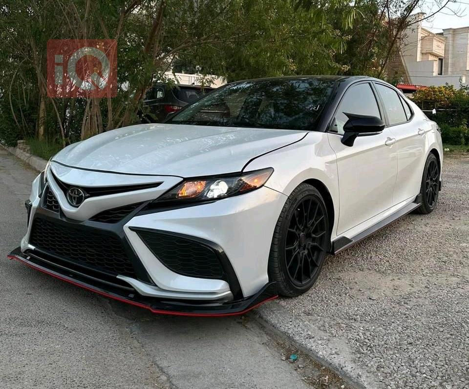 تۆیۆتا کامری